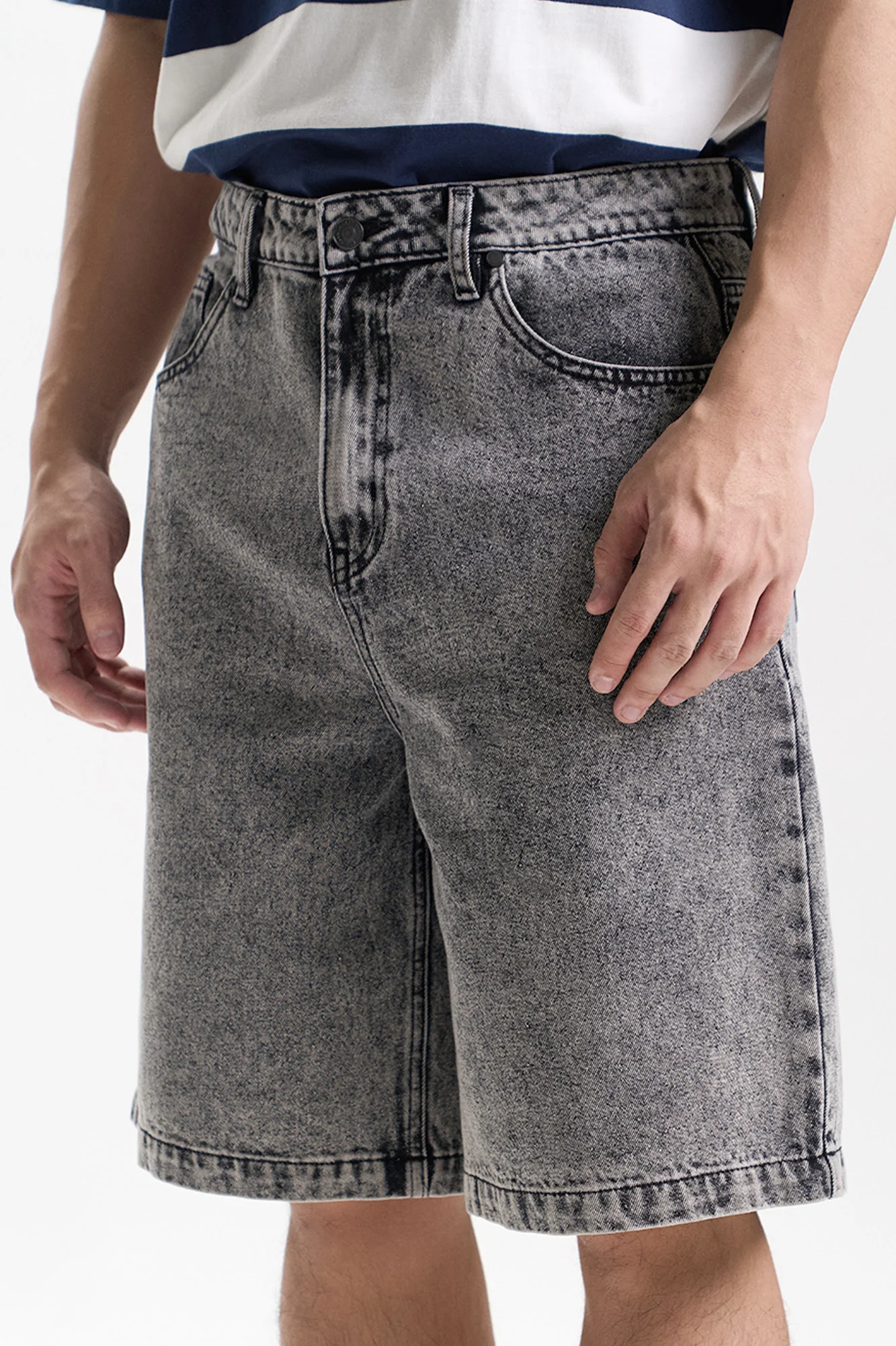 Baggy Fit Denim Shorts - Image 2