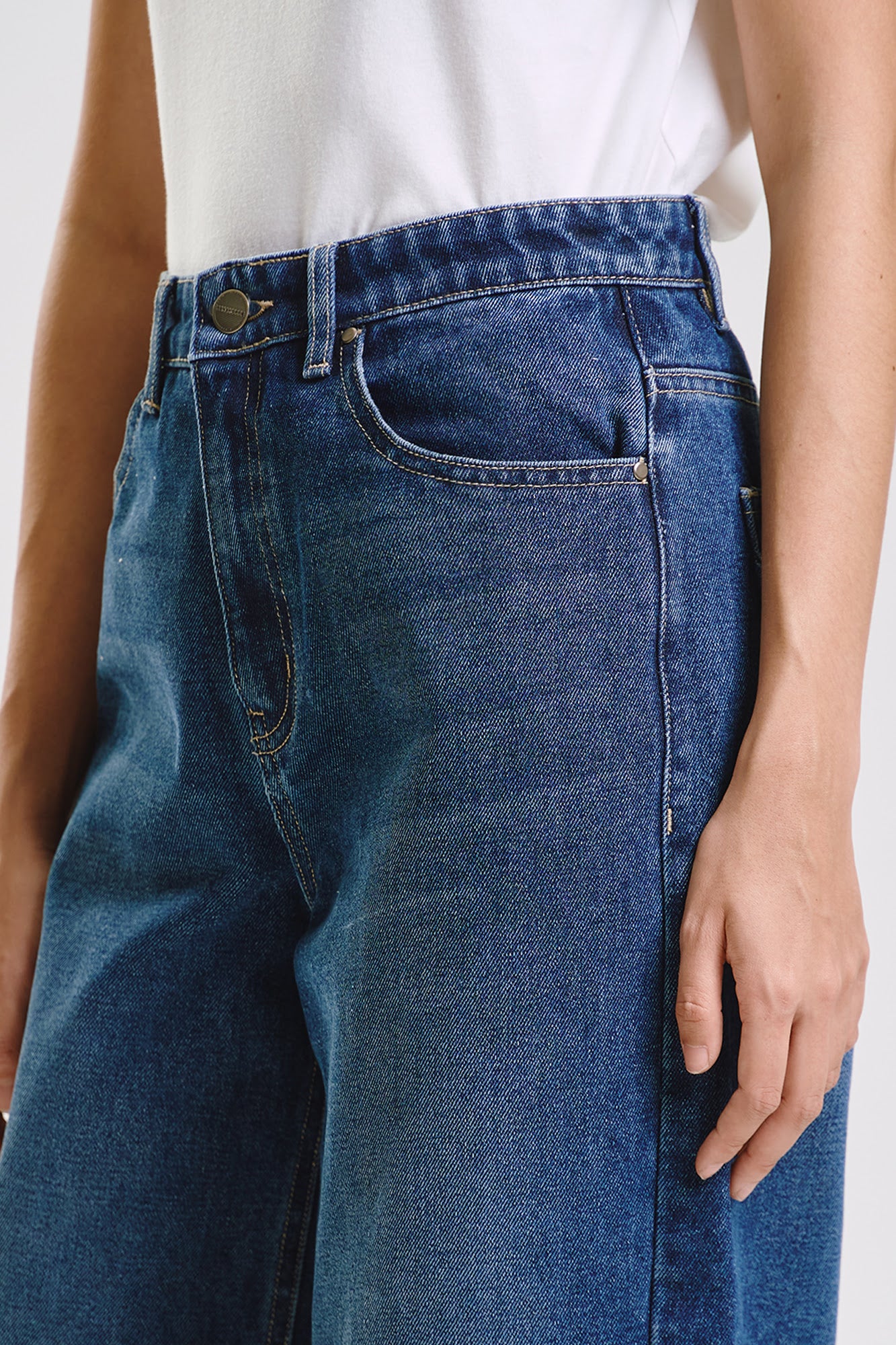Barrel Fit Jeans - Image 2