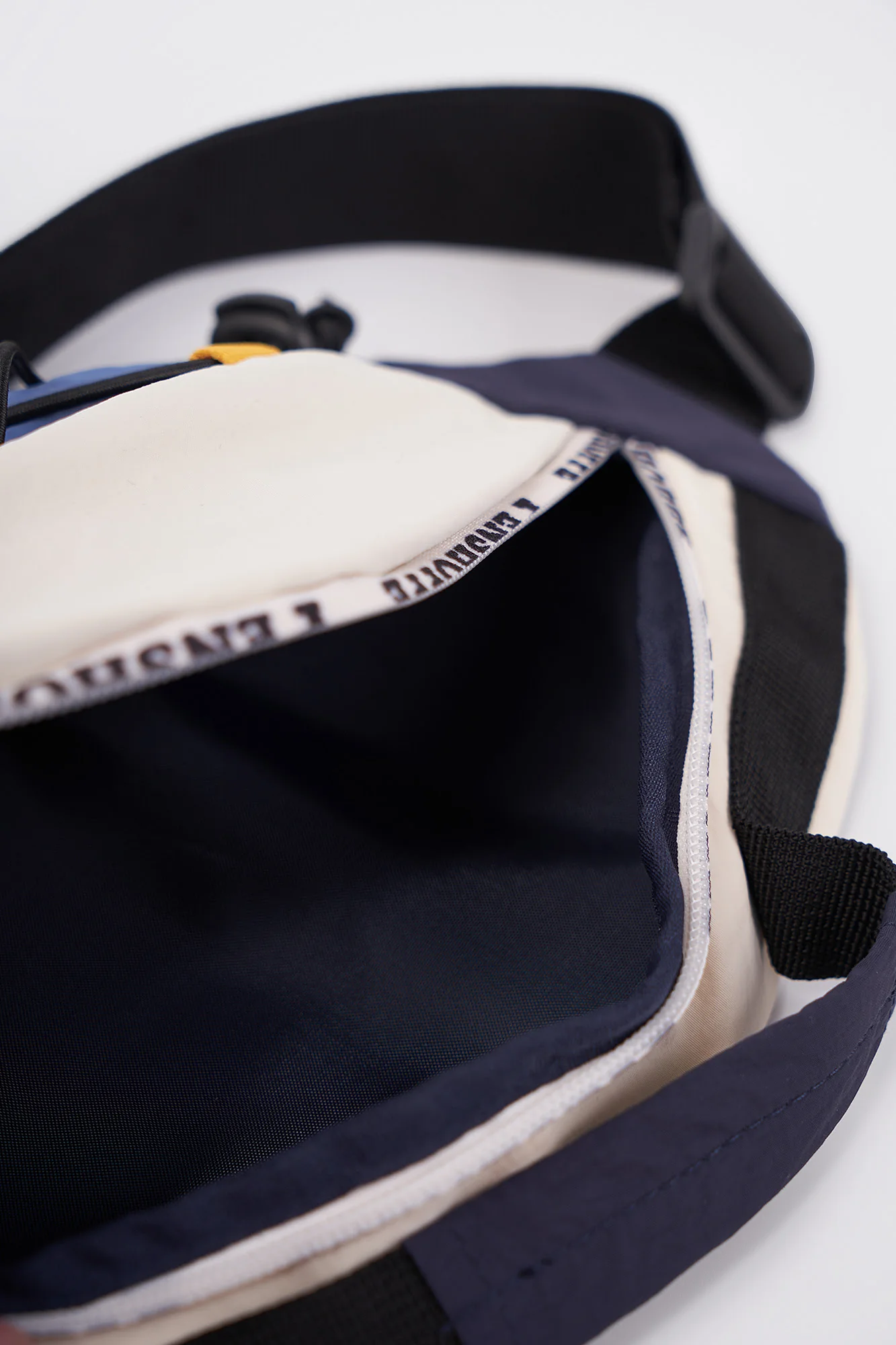 Color Blocking Waistpack - Image 4