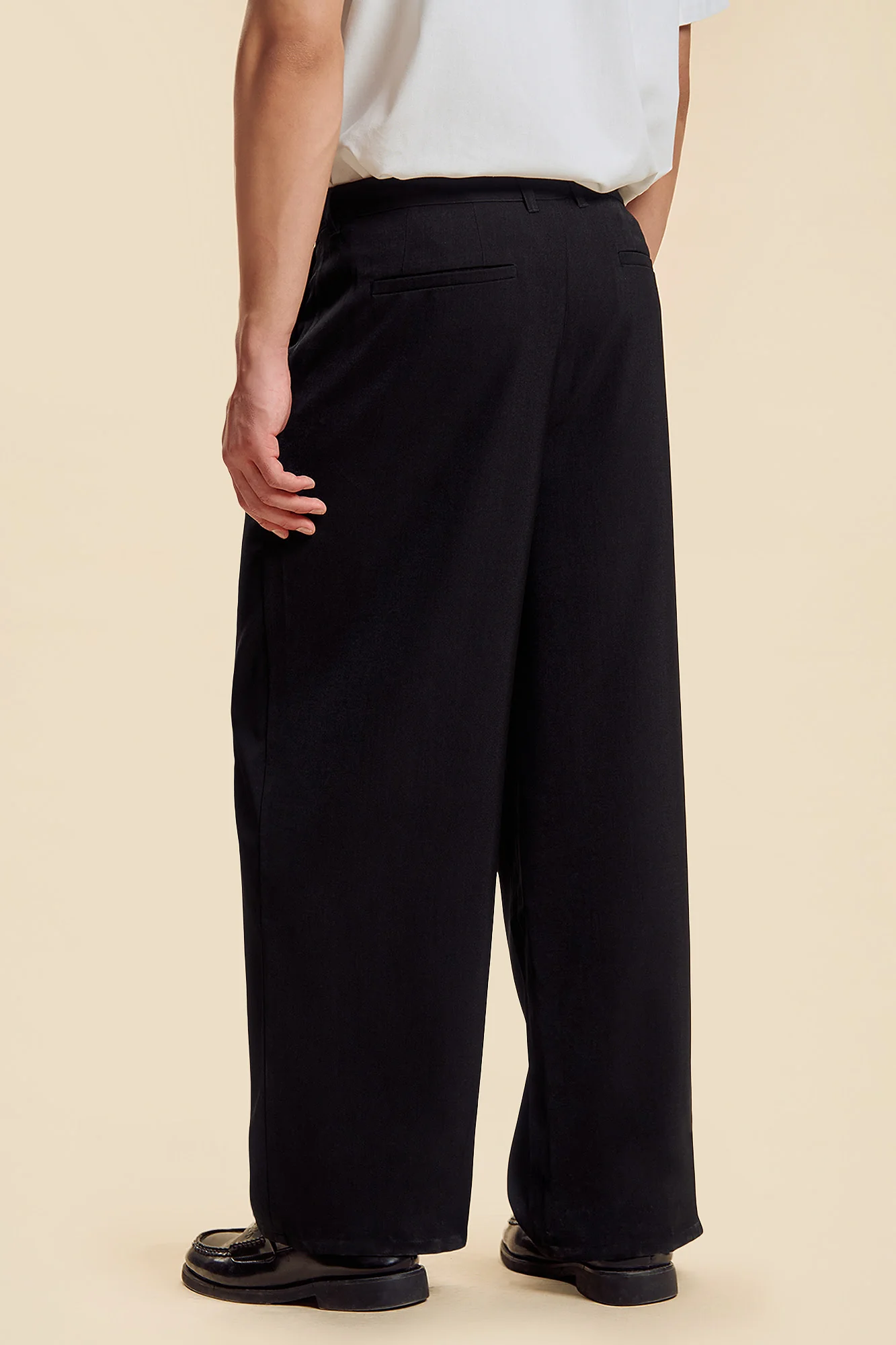 Drees Code Wide Fit Pleated Pants - Image 4