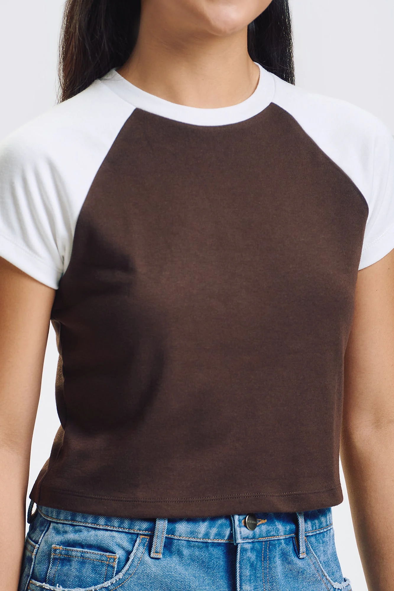 Essentials Raglan T-Shirt - Image 10