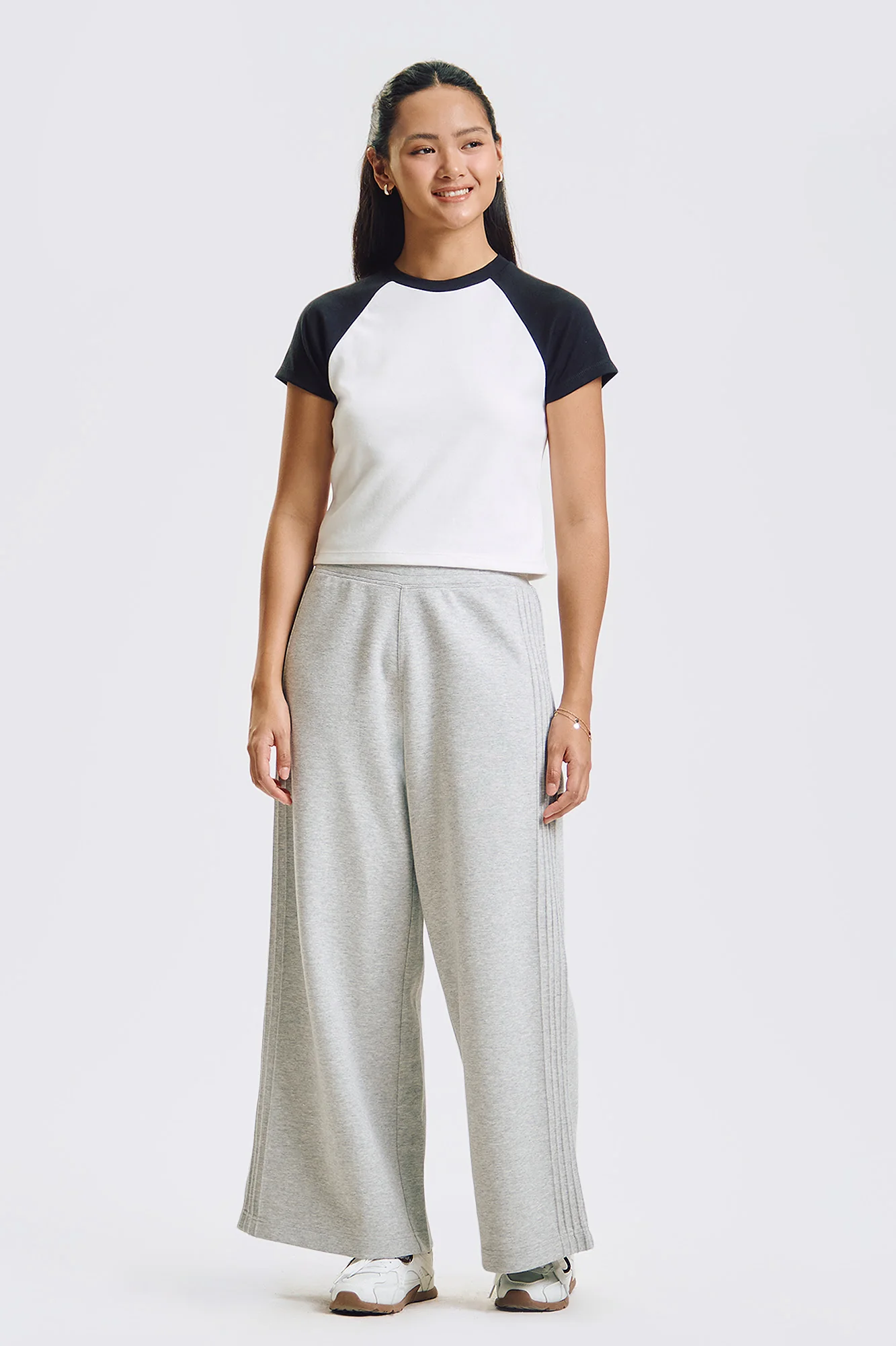 Essentials Raglan T-Shirt - Image 4