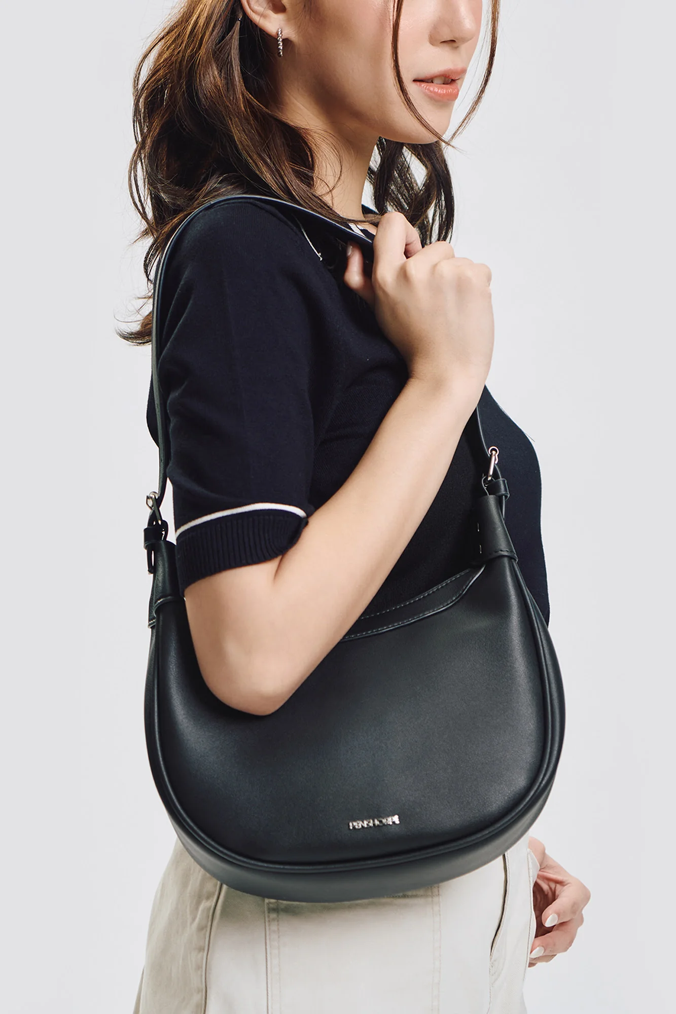 Large Leather Shoulder Bag - Image 2