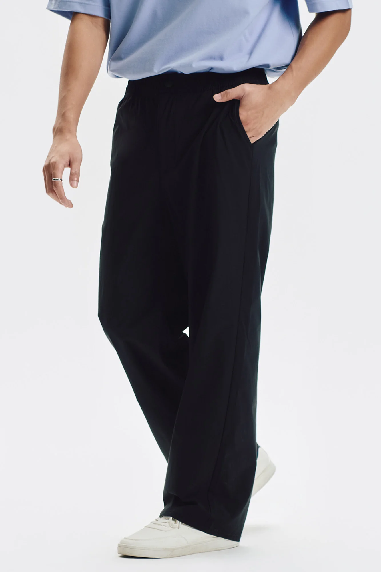 Lite Move Wide Fit Pants - Image 4