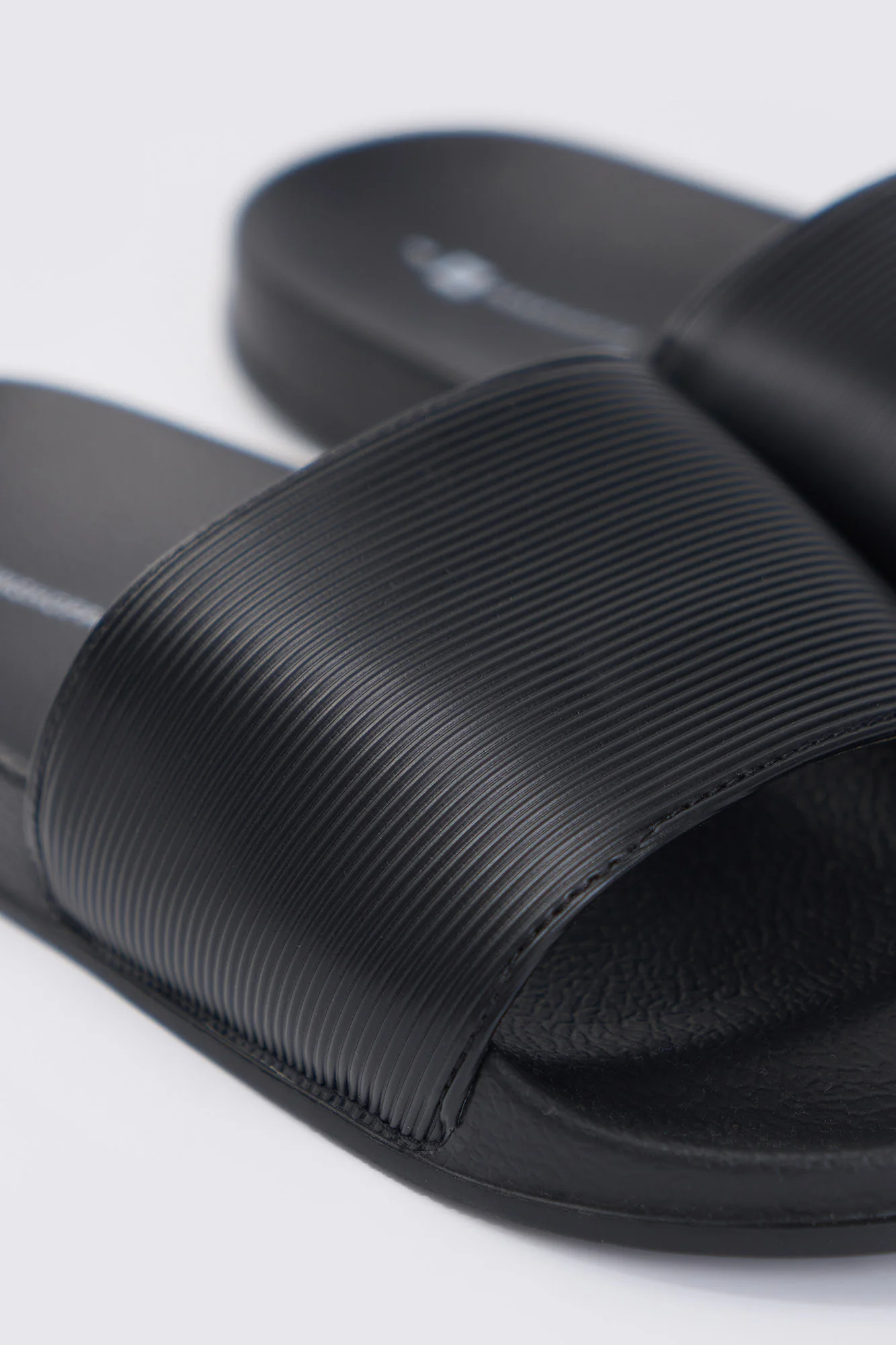Men's Slides with Textured PU Band - Image 4
