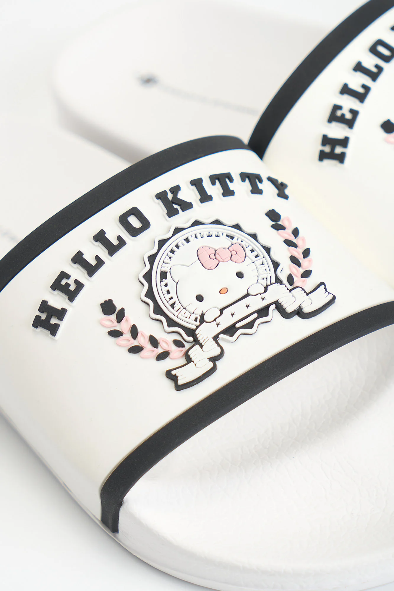 Penshoppe ❤️ Hello Kitty Women's All Rubber Slides - Image 4