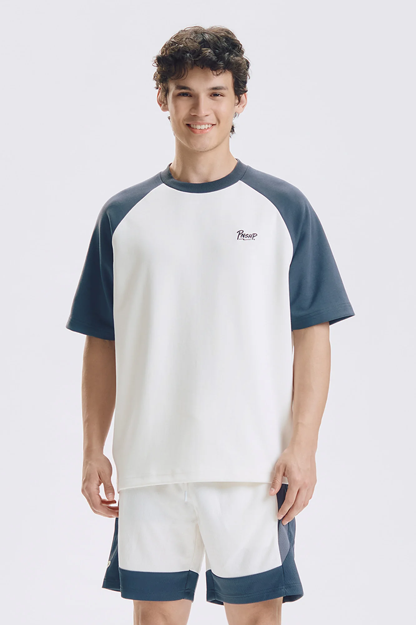 Penshoppe Relaxed Raglan T-Shirt