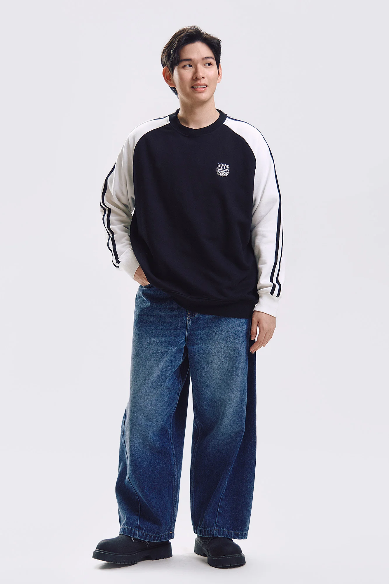 Relaxed Pullover Sweatshirt - Image 4