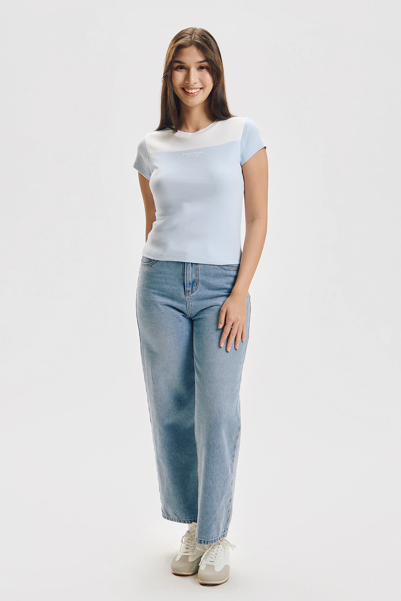 Slim Contrast Color Blocking T-Shirt with Branding - Image 4