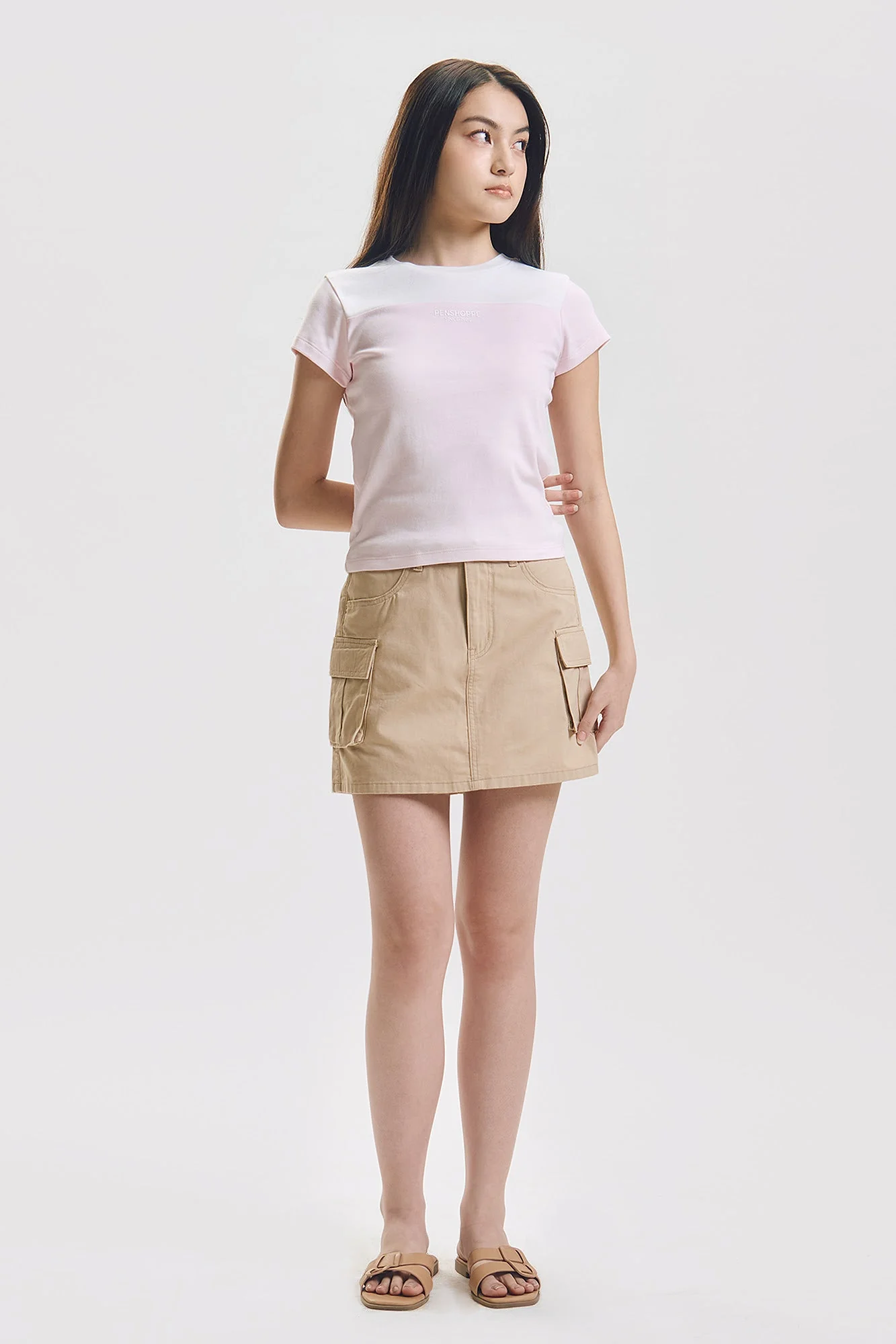 Slim Contrast Color Blocking T-Shirt with Branding - Image 8
