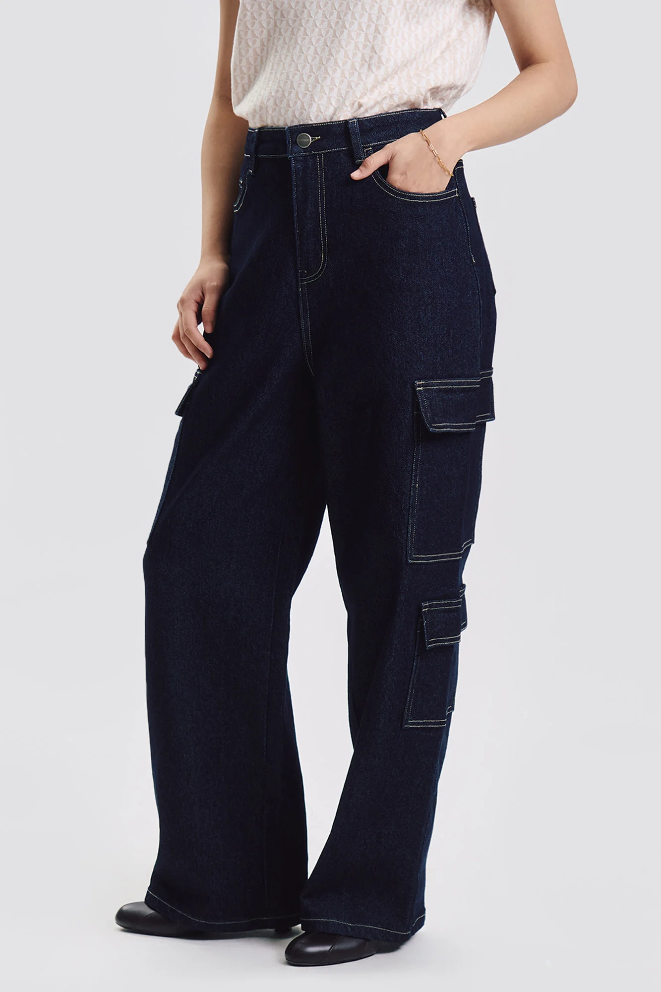 Straight Fit Contrast Stitch Cargo Jeans - Image 3