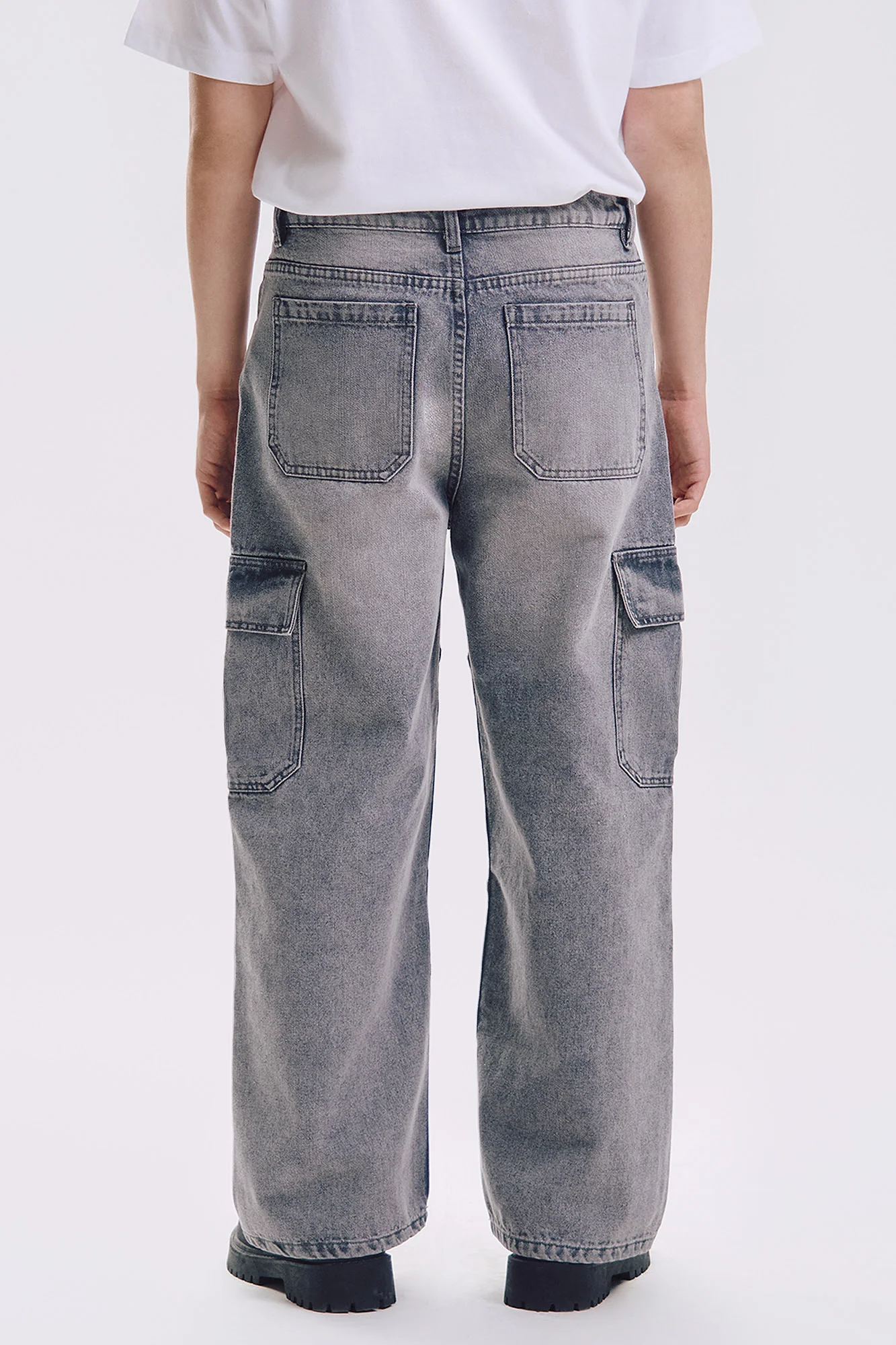 Wide Cargo Jeans - Image 3