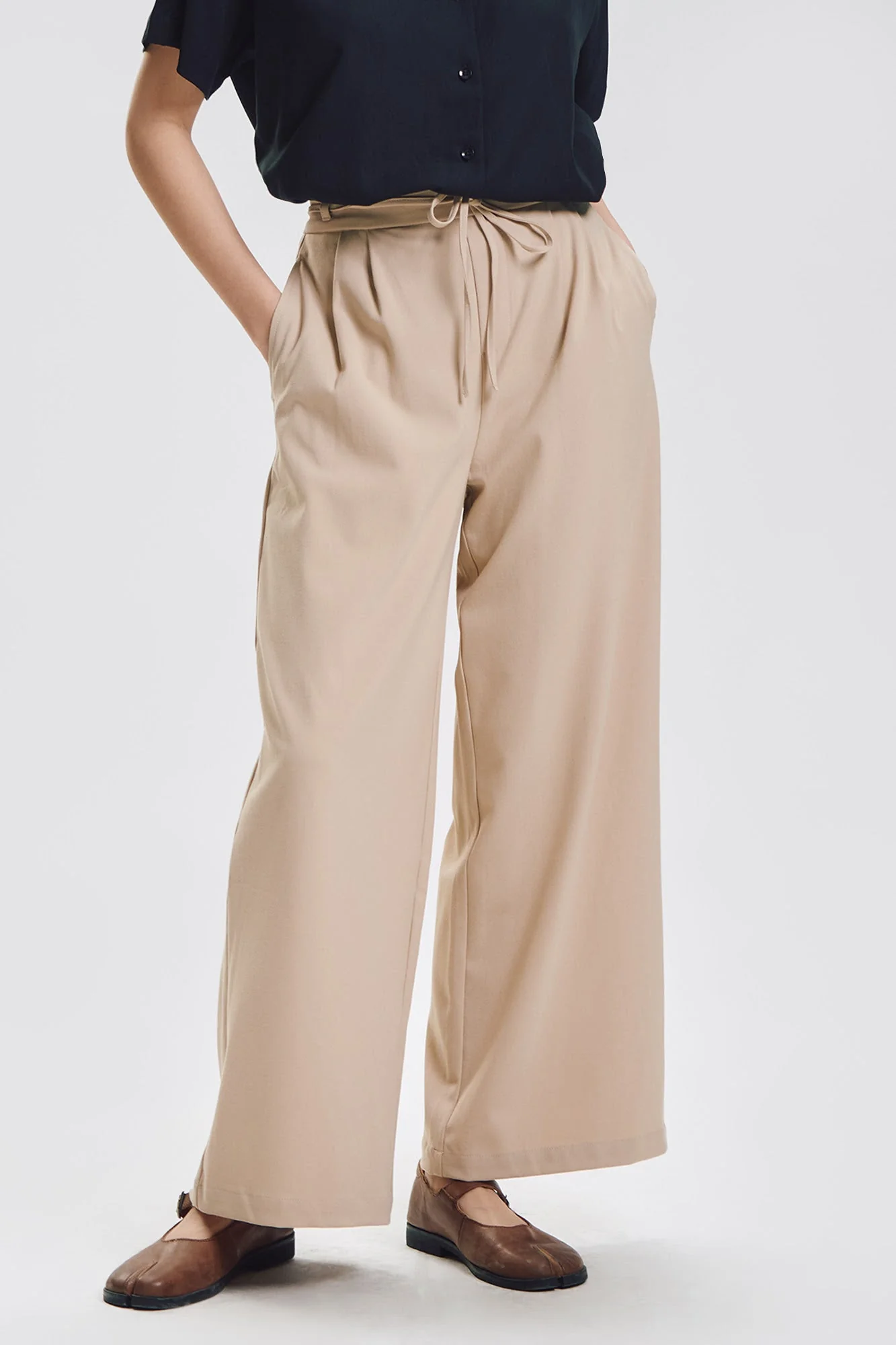 Wide Pull-On Pleated Pants - Image 6