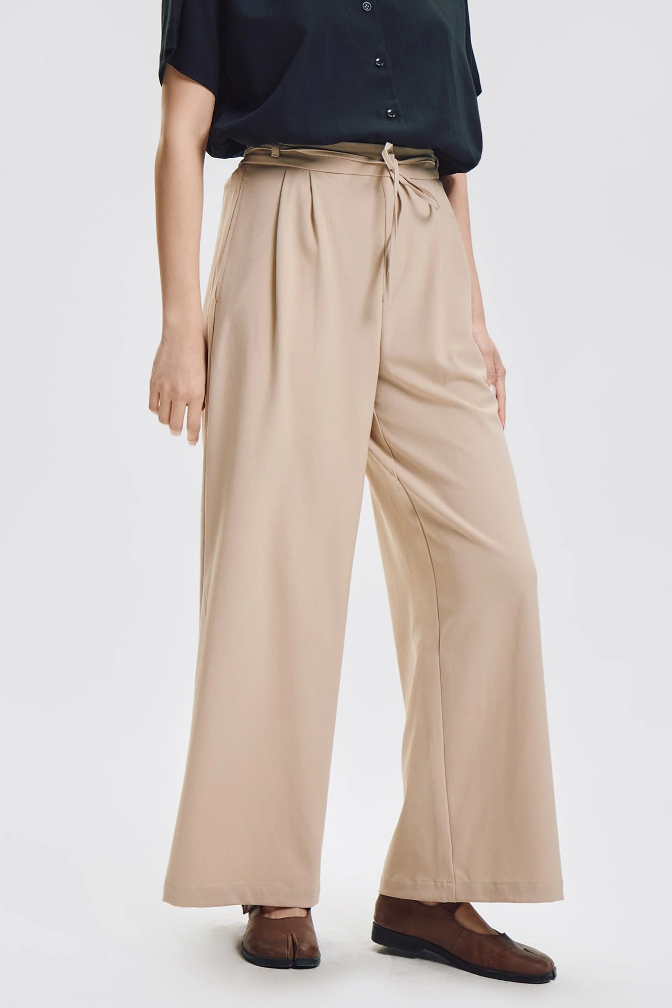 Wide Pull-On Pleated Pants - Image 8