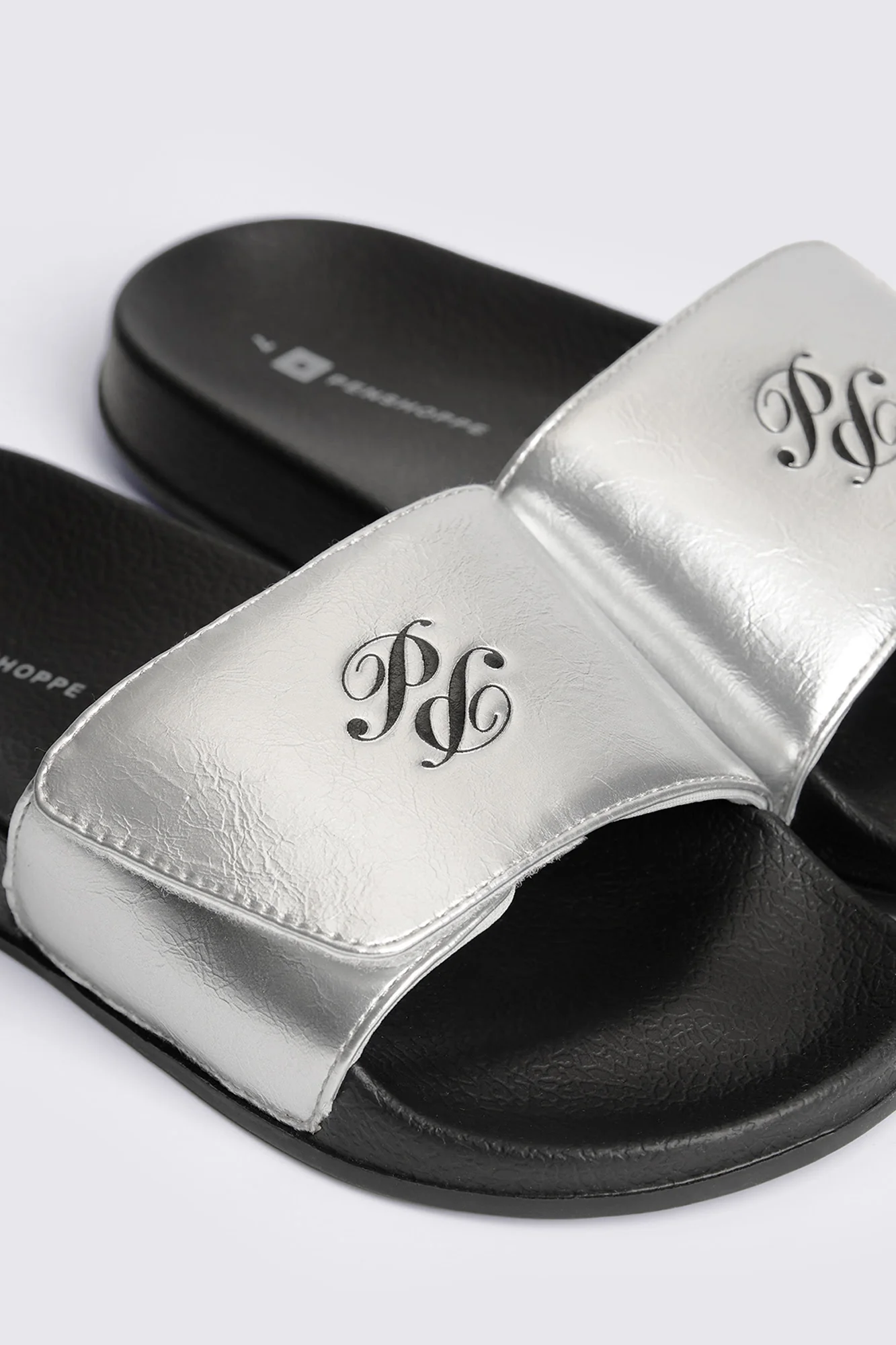 Women's Metallic Leather One Band Slides - Image 4